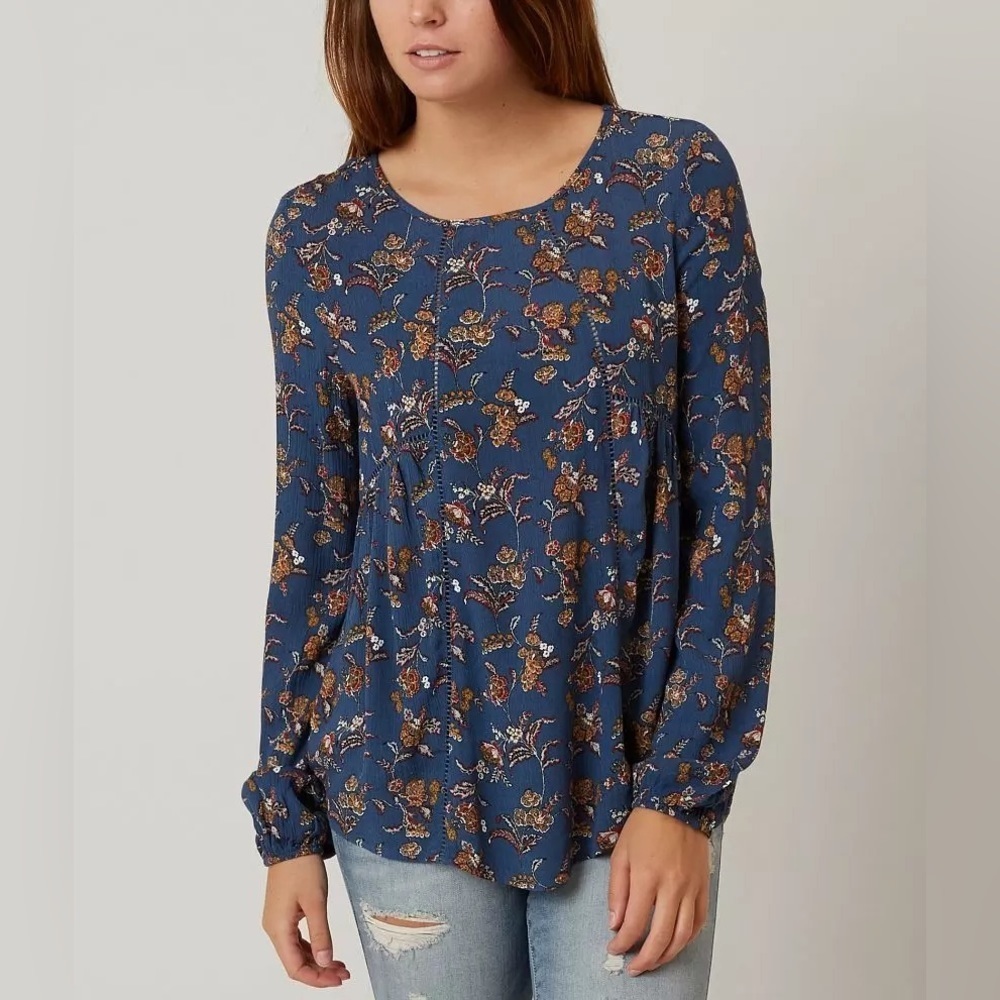 Buckle floral top